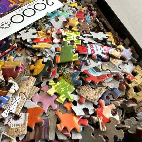 BUFFALO 2000pc Aimee Stewart Family Vacation fun and colorful puzzle. - Picture 2 of 7